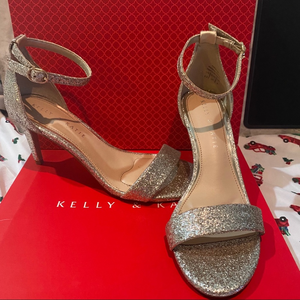 💕Kelly & Katie | Kristie Gold Heels